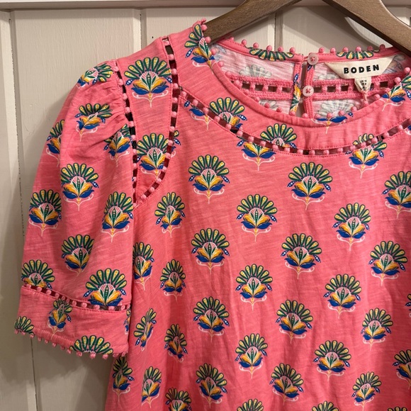 NWT Women’s Boden Pink Floral Top with Pom Pom Trim, Size 8 - Picture 3 of 9